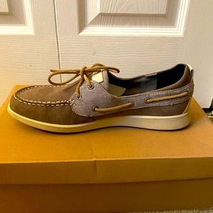 NWOT! ⚓️Women’s Sperry Boat Shoes⚓️ Women’s size 10.